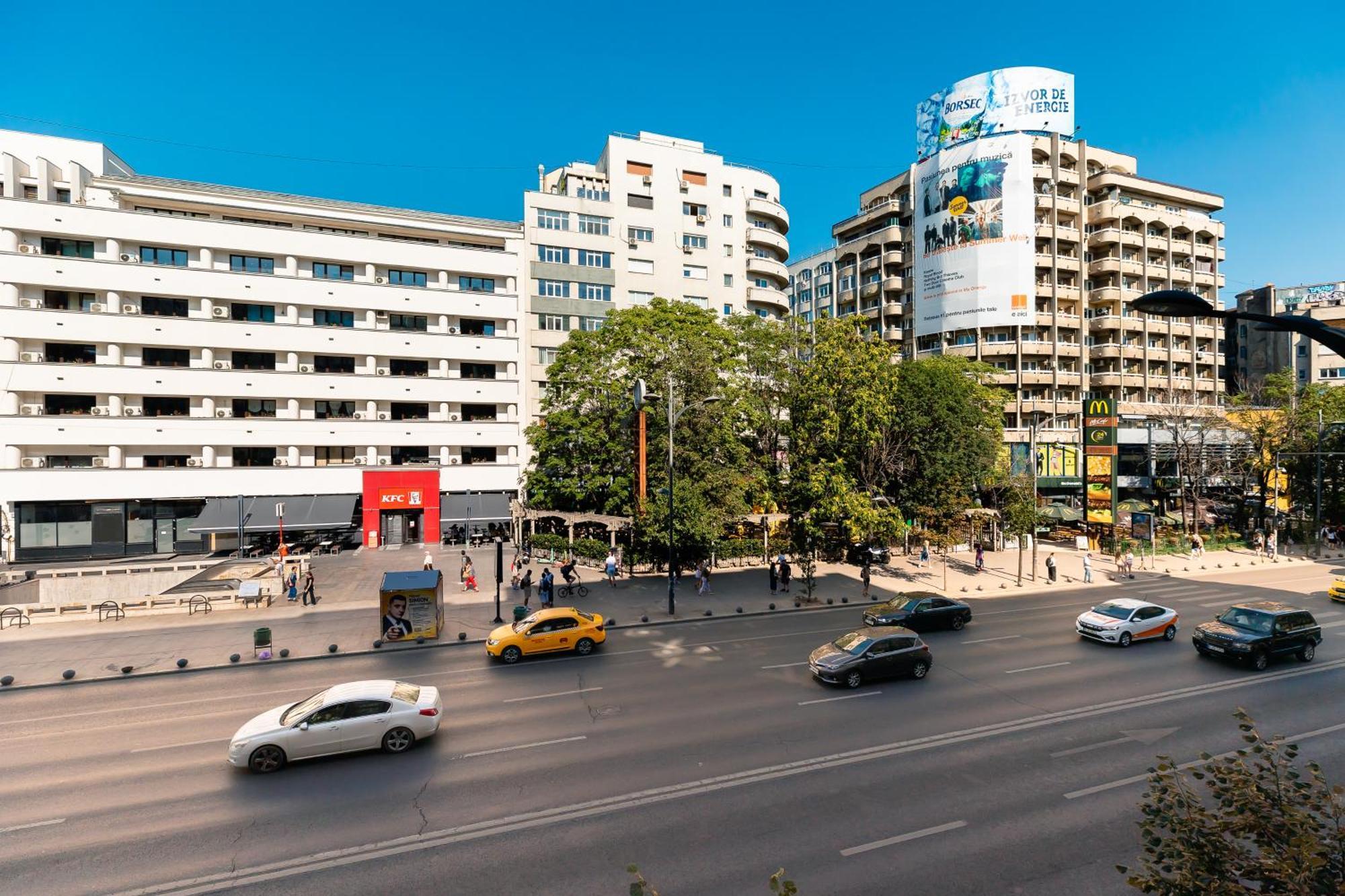 Central Studios In Piata Romana Bucarest Esterno foto