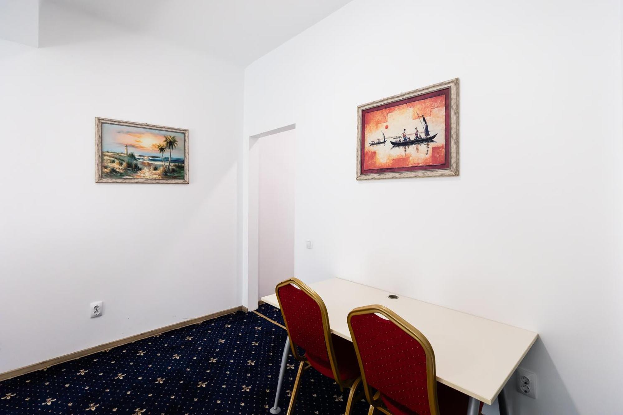 Central Studios In Piata Romana Bucarest Esterno foto