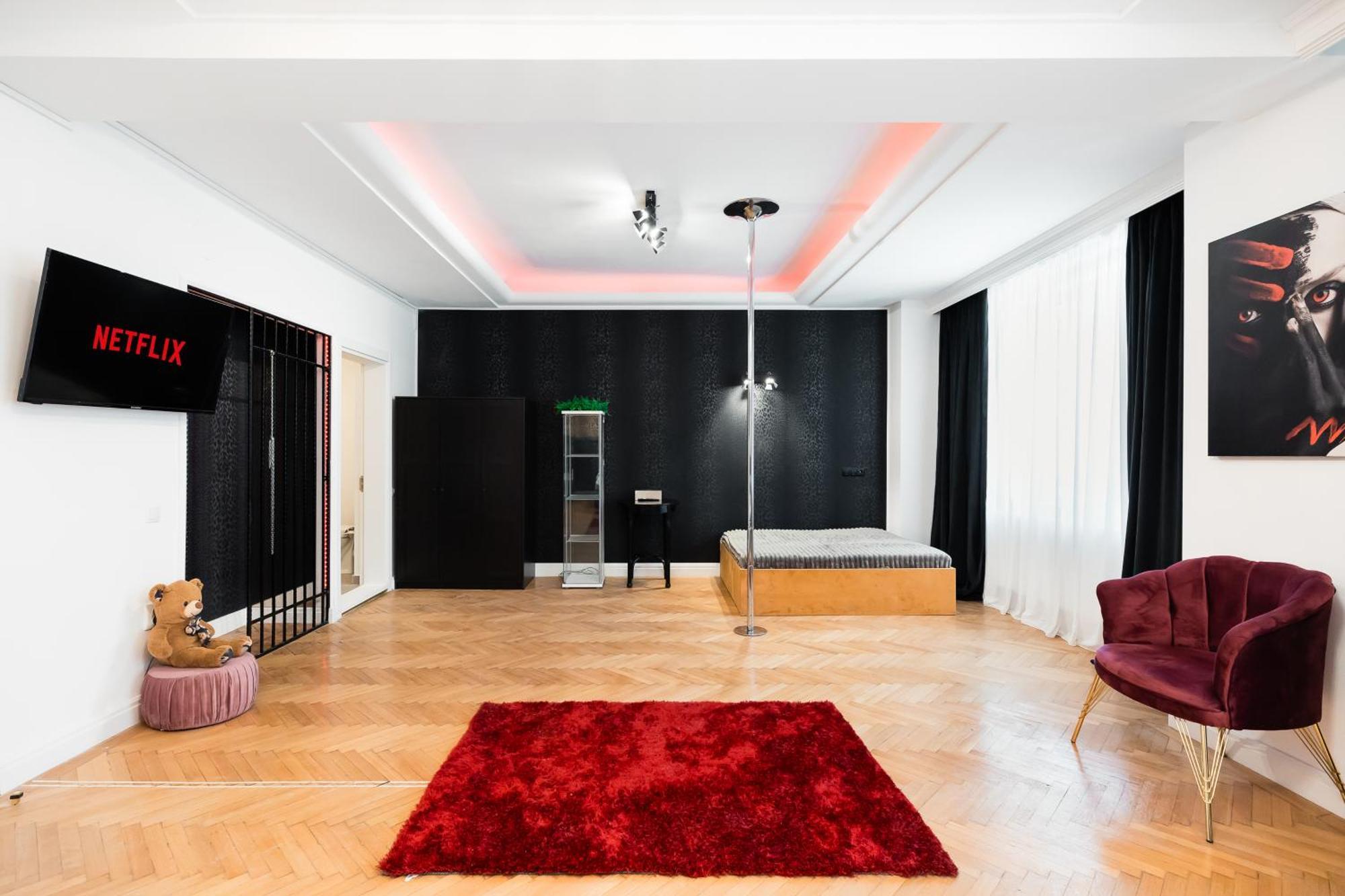 Central Studios In Piata Romana Bucarest Esterno foto