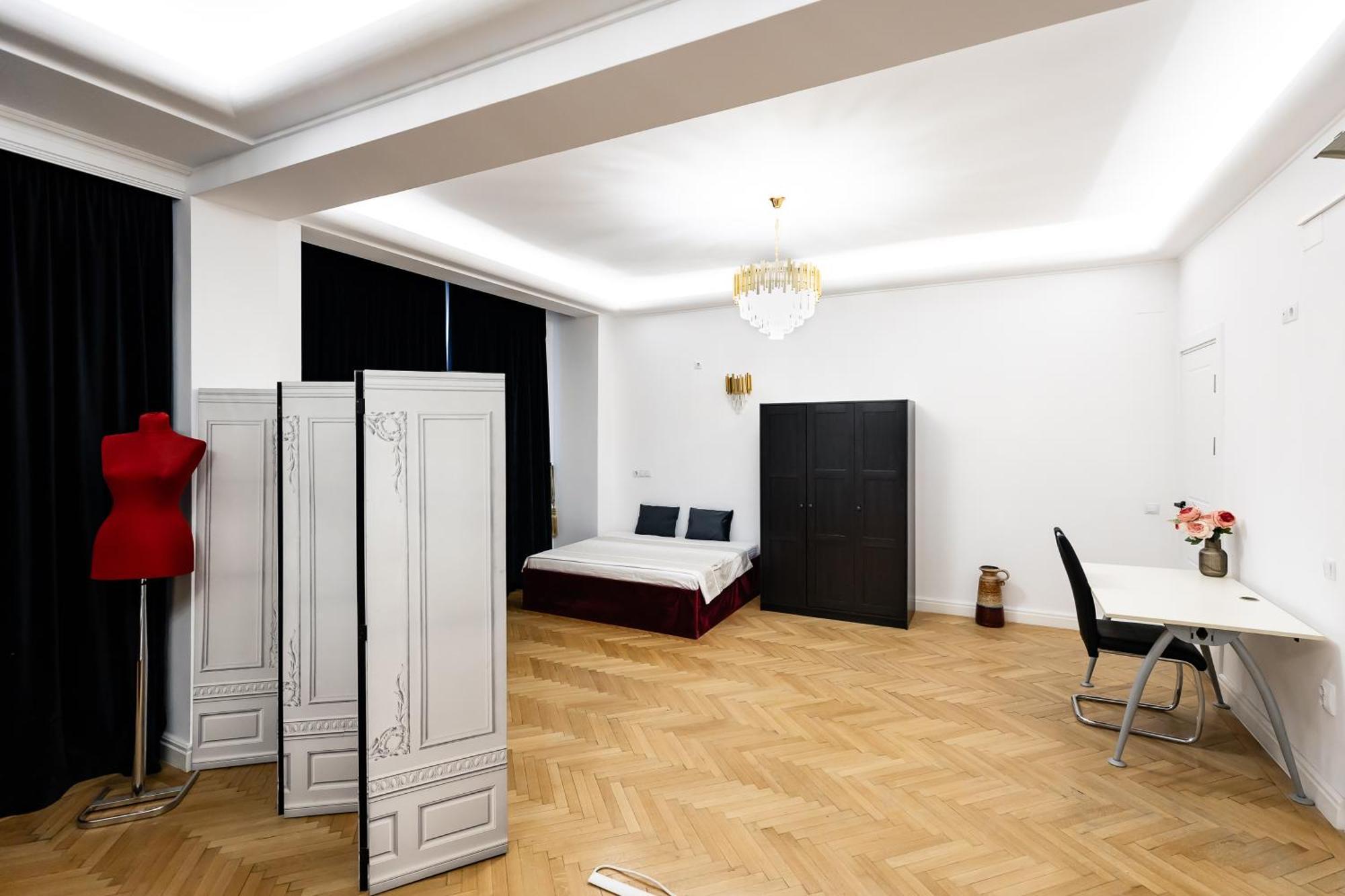 Central Studios In Piata Romana Bucarest Esterno foto